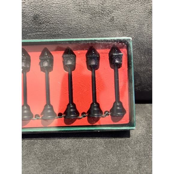 NIB Set of 6 Battery Operated LAMP POSTS Street Lamps Dollhouse Miniatures - Picture 2 of 5